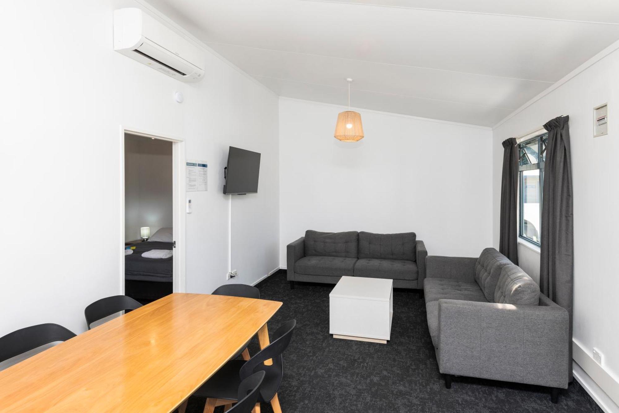 Waikanae Beach Top 10 Holiday Park กิสบอร์น ภายนอก รูปภาพ