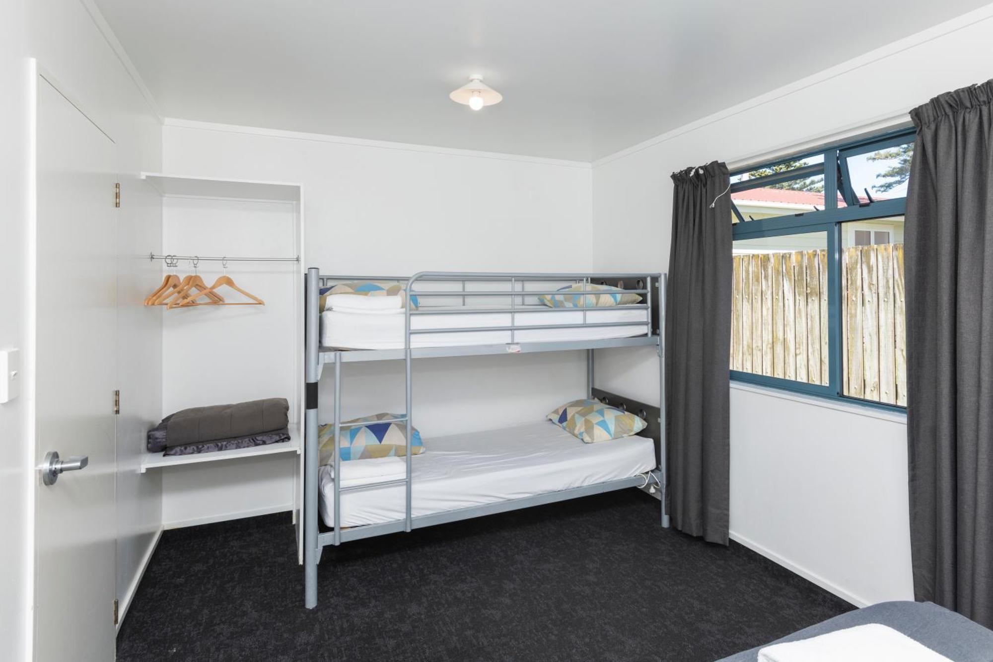 Waikanae Beach Top 10 Holiday Park กิสบอร์น ภายนอก รูปภาพ