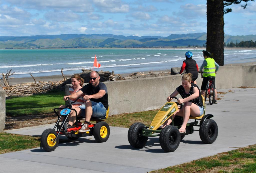 Waikanae Beach Top 10 Holiday Park กิสบอร์น ภายนอก รูปภาพ