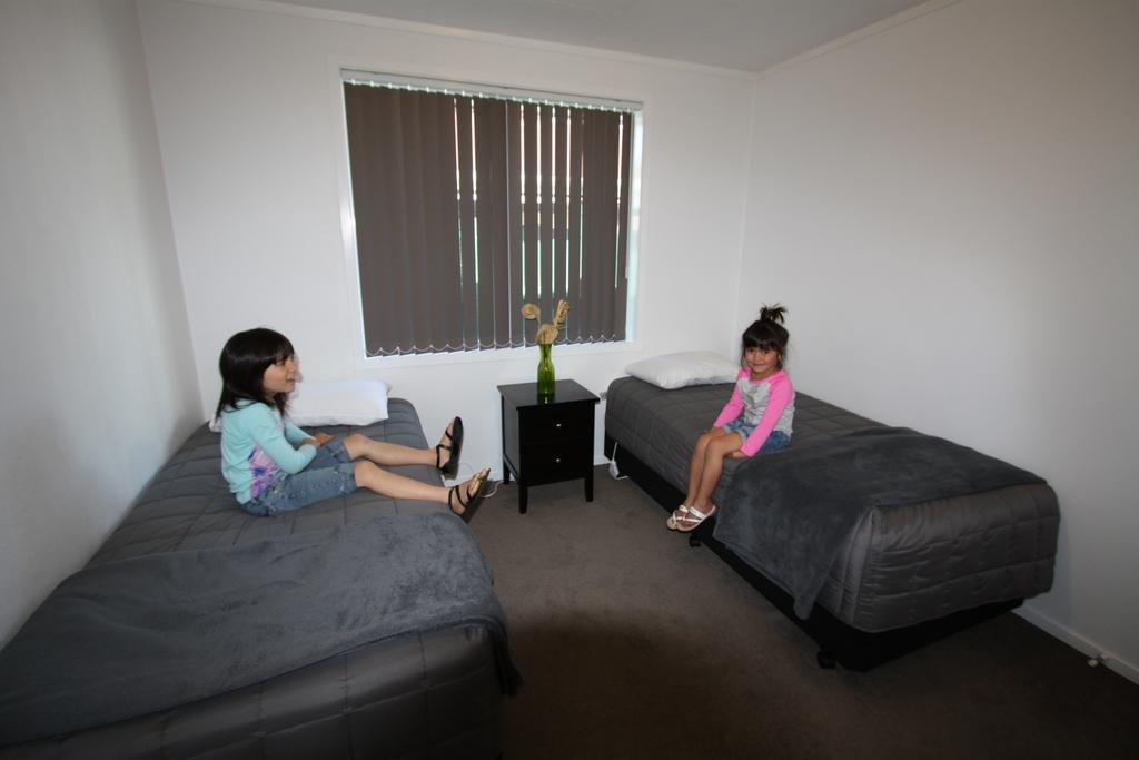 Waikanae Beach Top 10 Holiday Park กิสบอร์น ห้อง รูปภาพ