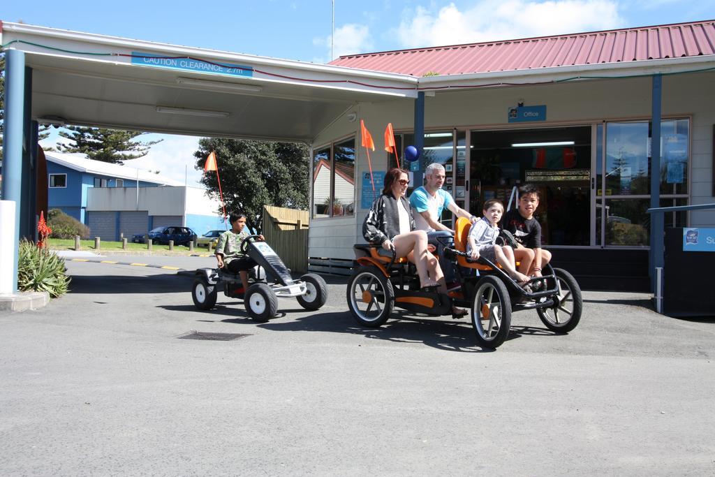 Waikanae Beach Top 10 Holiday Park กิสบอร์น ภายนอก รูปภาพ