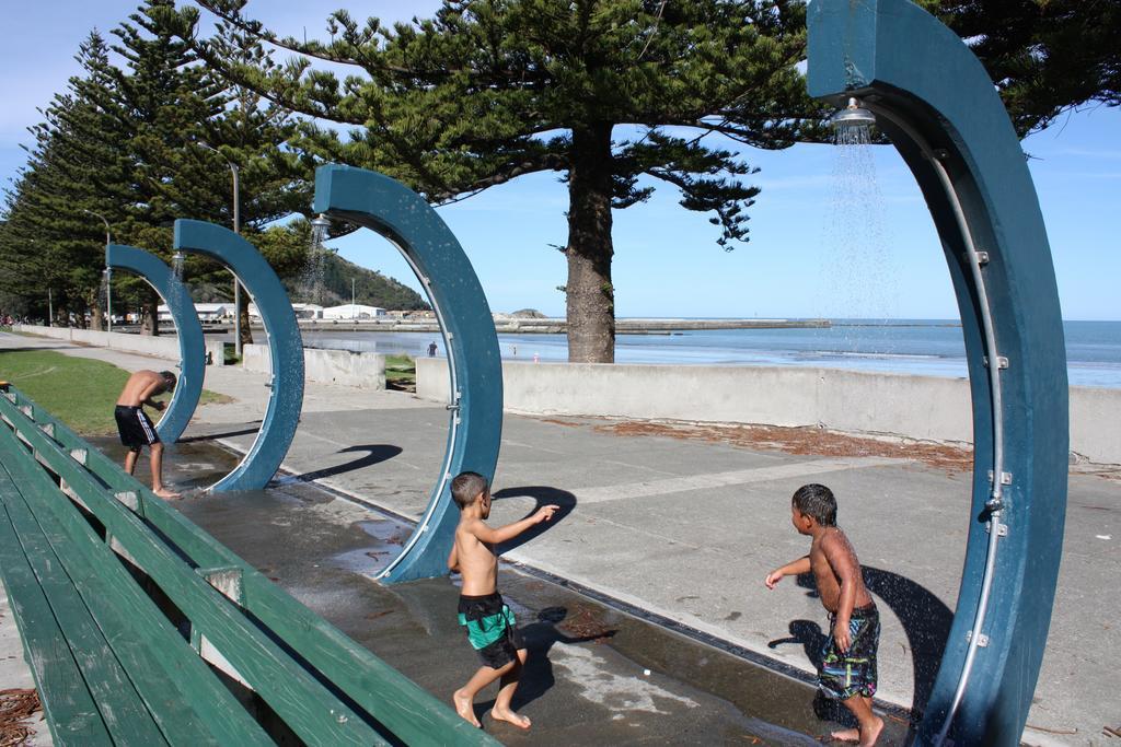 Waikanae Beach Top 10 Holiday Park กิสบอร์น ภายนอก รูปภาพ