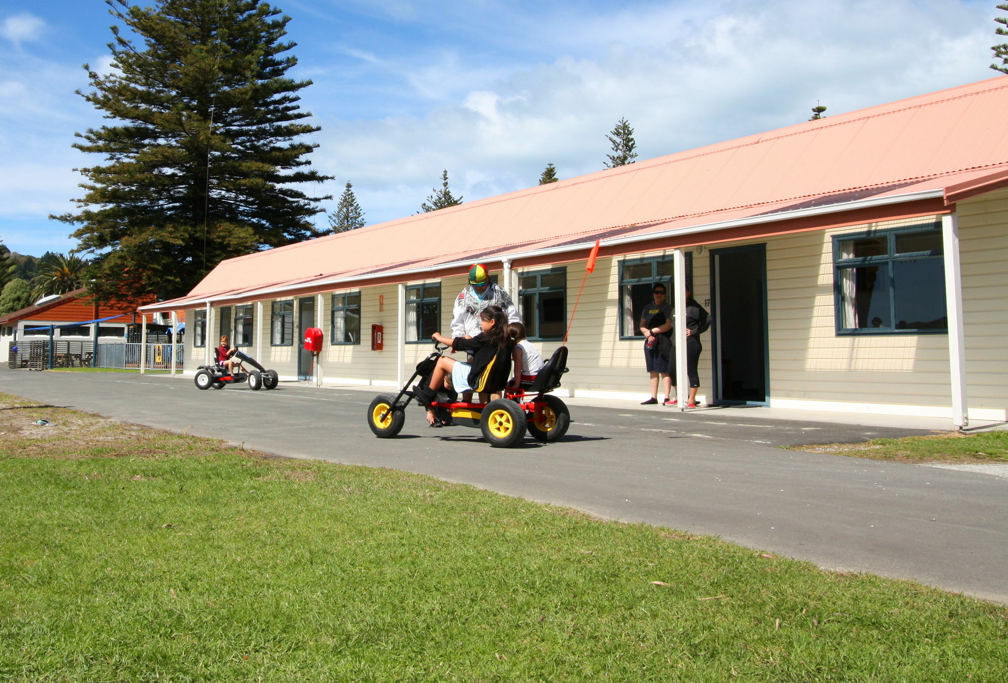 Waikanae Beach Top 10 Holiday Park กิสบอร์น ภายนอก รูปภาพ